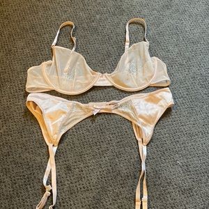 Beautiful light pink silk mesh set w rhinestones